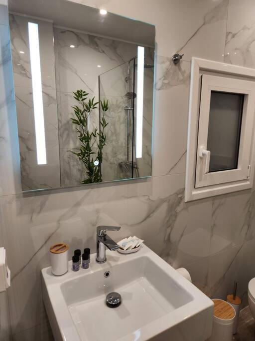 Lux House Attiki Vipgreece Apartman Athén Kültér fotó